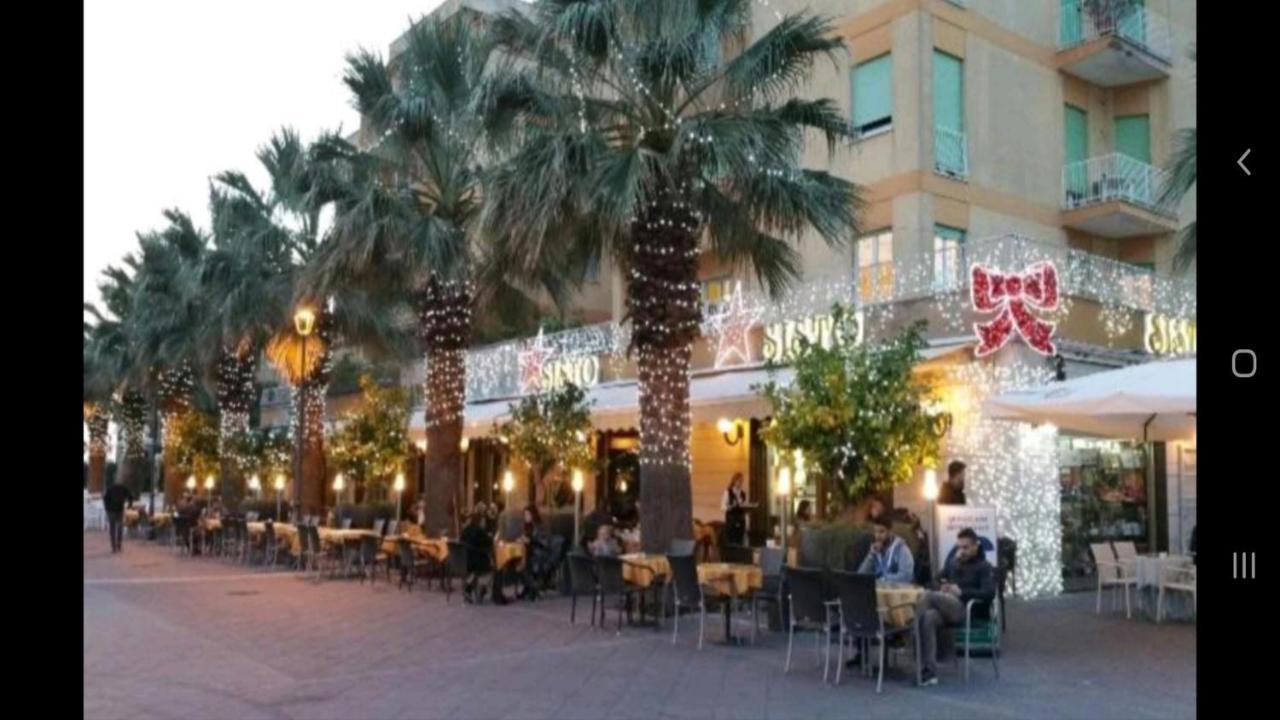 La Casa Del Mare Lägenhet Lido di Ostia Exteriör bild